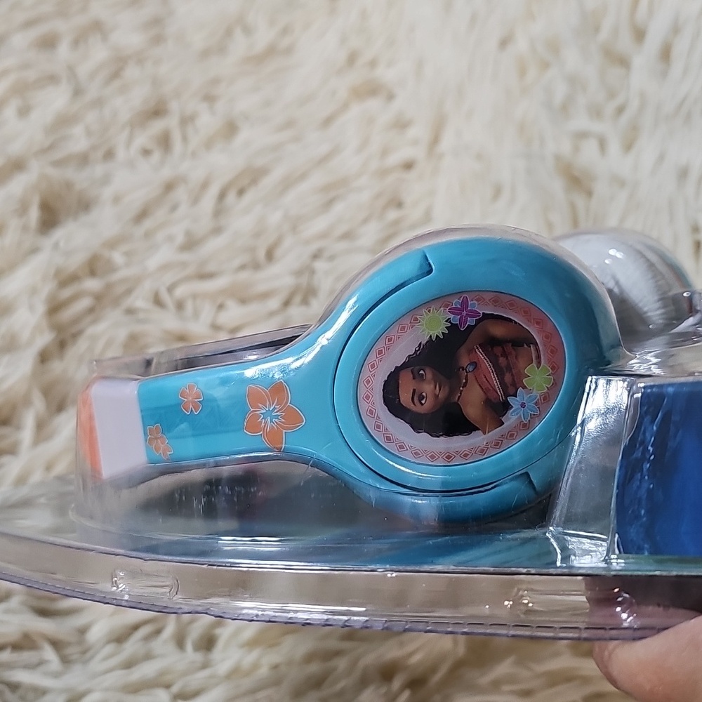 Disney Moana Stereo Headphones - Blue,White and Peach - Picture 7 of 9